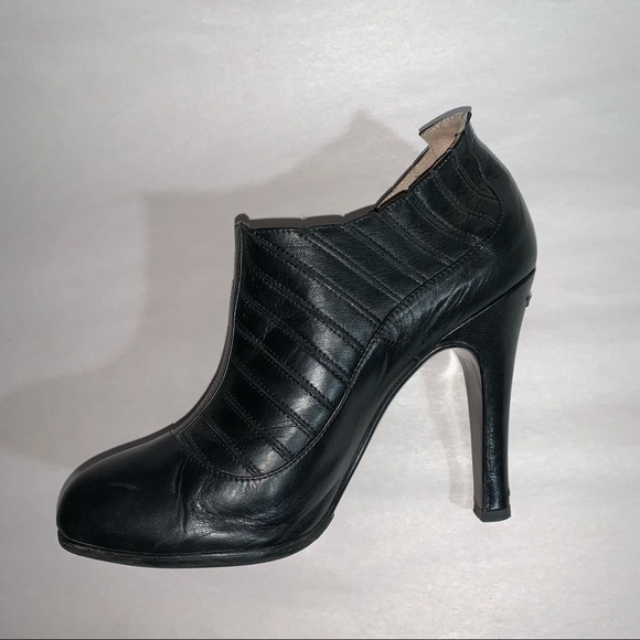 vintage CHANEL size 37 quilted calfskin ANKLE BOOTIES - Picture 15 of 16